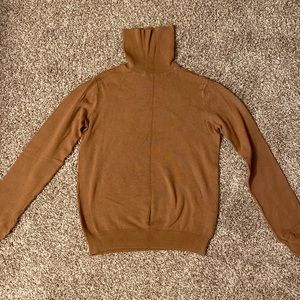 Camel turtleneck, HM